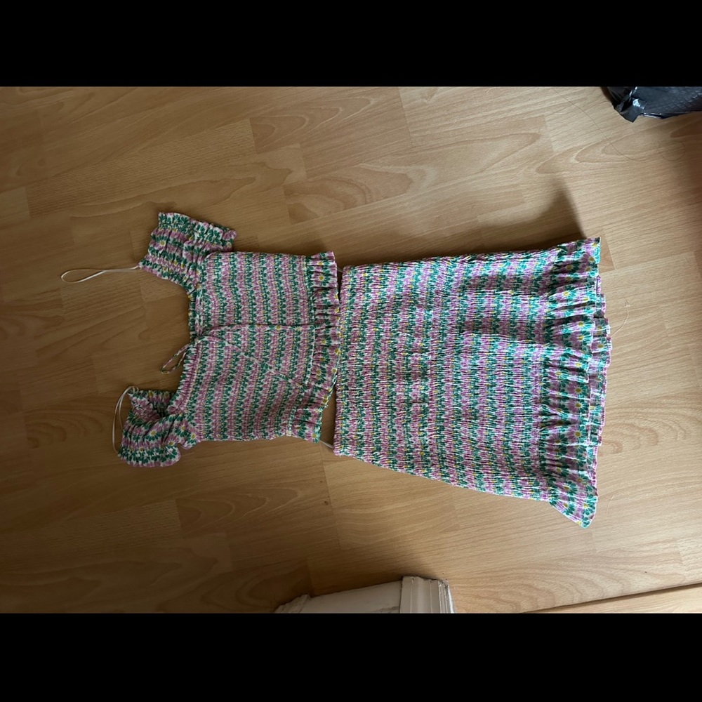 Zara Pink and Green Ruffled Blouse